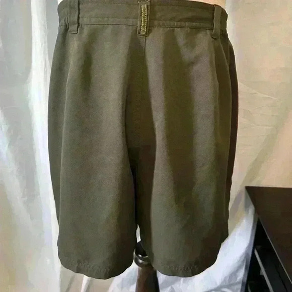 Royal Robbin’s Women’s Size 12 Shorts. Elastic Waist With Belt Loops. Olive - Picture 3 of 8